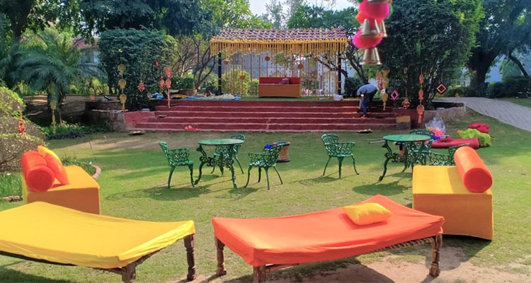 best farm house for party dehradun