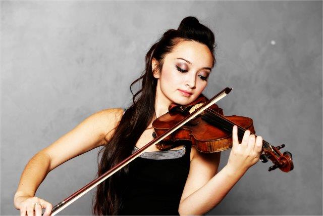 female violin player dehradun